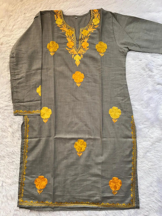 Gray Kashmiri long kurta with embroidery by Hayat’s Lucknowi