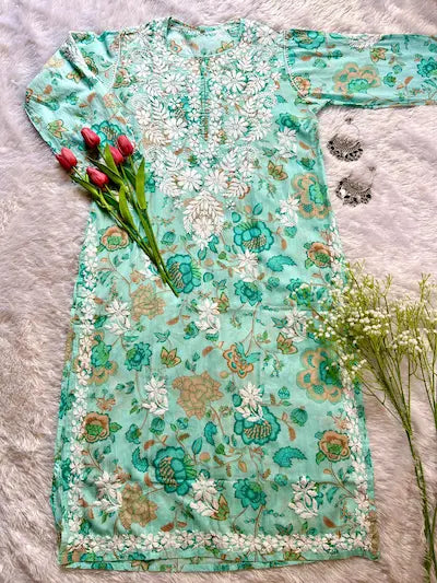 Sky blue mul mul kurta with chikankari embroidery by Hayat’s Lucknowi