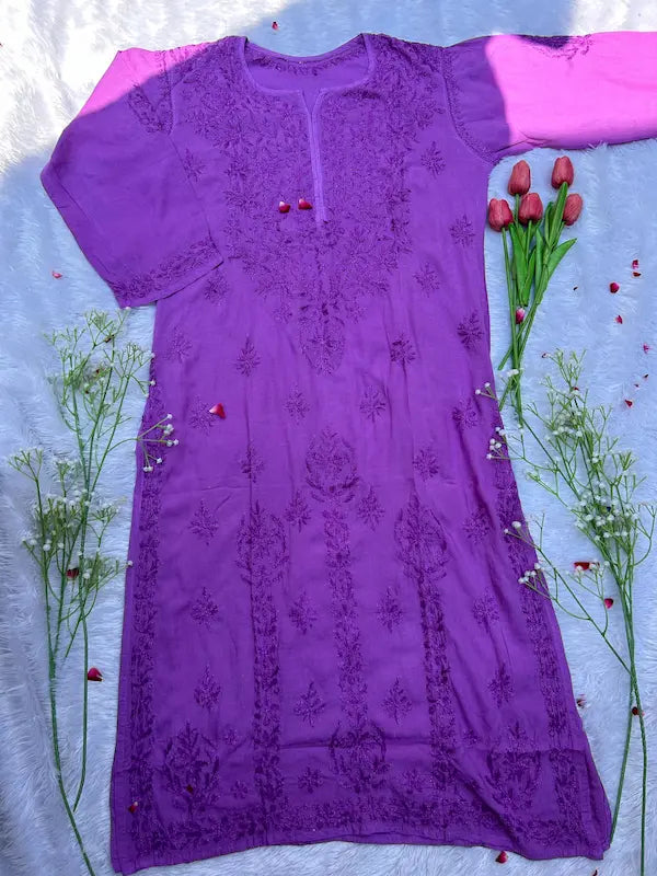 Purple long kurta with chikankari embroidery by Hayat’s Lucknowi
