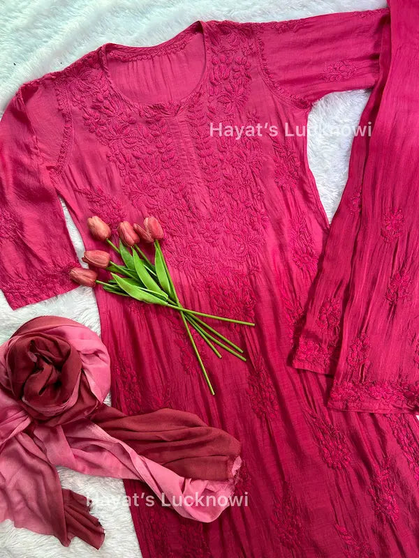 Deep pink muslin kurta set with chikankari embroidery by Hayat’s Lucknowi
