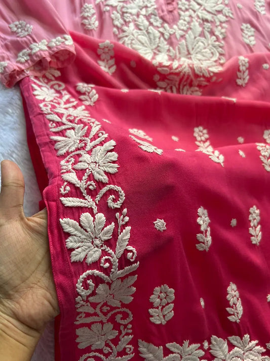 गुलाबी मलमल चिकनकारी कुर्ता