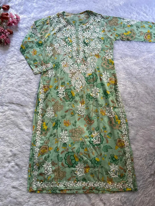 निदा हरा मुल मुल लखनवी चिकनकारी कुर्ता