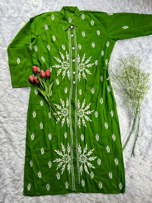 Green cotton kurta with collar neck and embroidery by Hayat’s Lucknowi