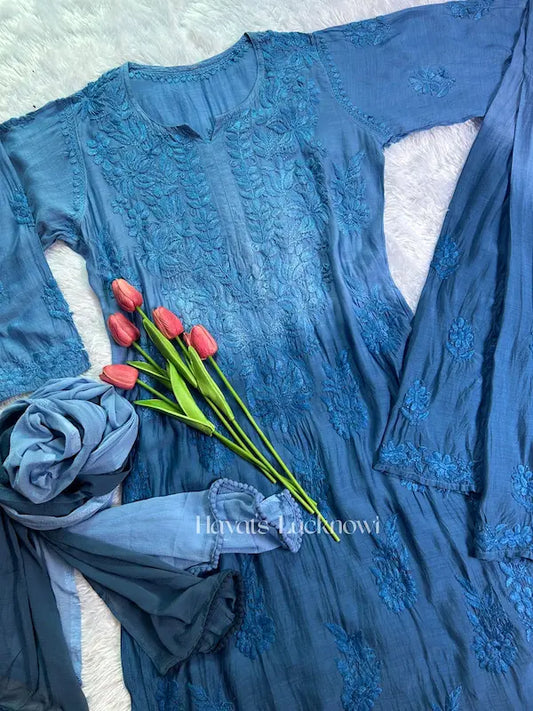 Blue muslin kurta set with chikankari embroidery by Hayat’s Lucknowi