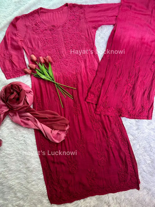 Deep pink muslin kurta set with chikankari embroidery by Hayat’s Lucknowi