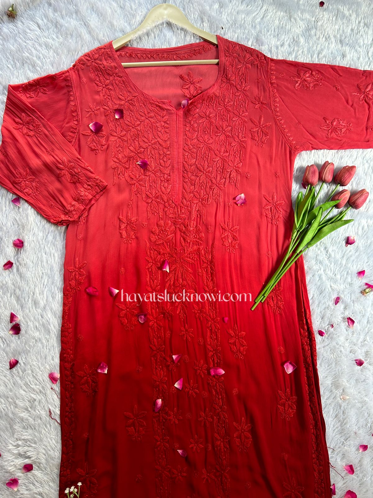 Inaya – Rotes Kurta aus Viskose-Georgette