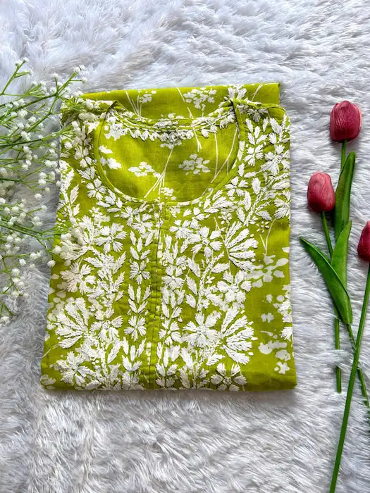 
Batool green chikankari mul mul kurta featuring delicate hand embroidery and soft breathable fabric for fresh, elegant everyday ethnic wear by Hayat's Lucknowi.
