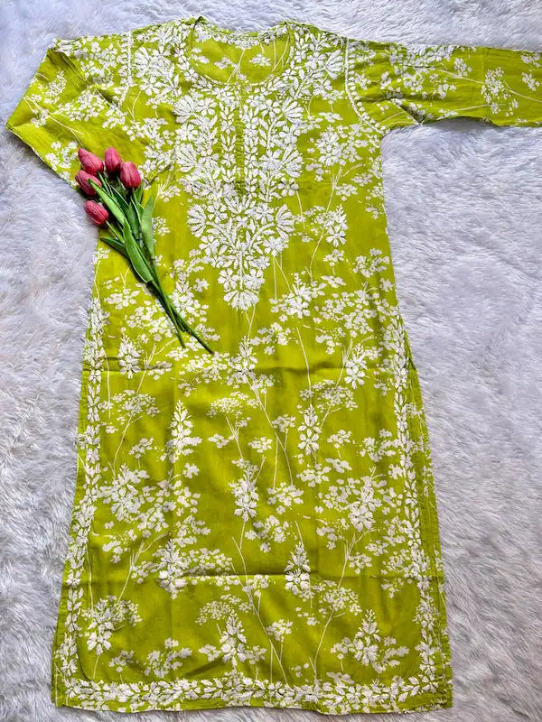 
Batool green chikankari mul mul kurta featuring delicate hand embroidery and soft breathable fabric for fresh, elegant everyday ethnic wear by Hayat's Lucknowi.
