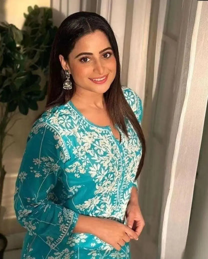 
Batool sky blue mul mul chikankari kurta featuring delicate hand embroidery and soft breathable fabric for fresh, elegant everyday ethnic wear by Hayat's Lucknowi.
