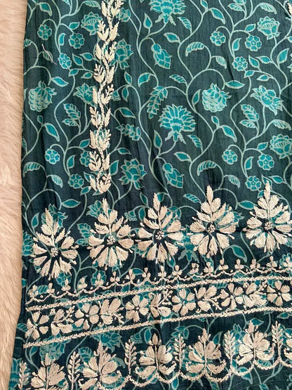 
Fariha blue mul mul Lucknowi chikankari kurta featuring delicate hand embroidery and soft breathable fabric for elegant everyday ethnic wear by Hayat's Lucknowi.
