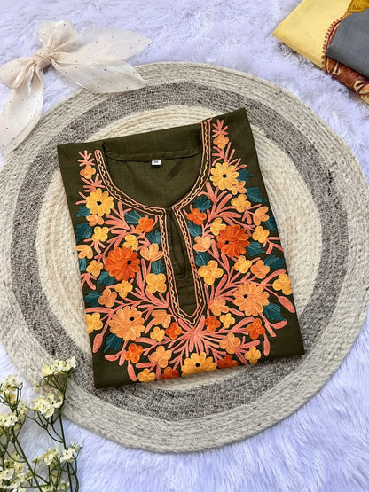 
Traditional green Kashmiri long kurta designed for winter ethnic fashion by Hayat's Lucknowi
