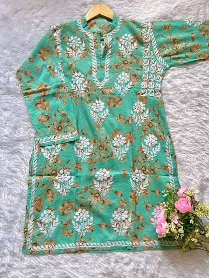 
Sana sea green mul mul Lucknowi chikankari kurta set featuring delicate hand embroidery and soft breathable fabric for fresh, elegant everyday and festive ethnic wear by Hayat's Lucknowi.
