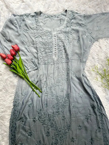 Grey muslin silk kurti with chikankari embroidery by Hayat’s Lucknowi