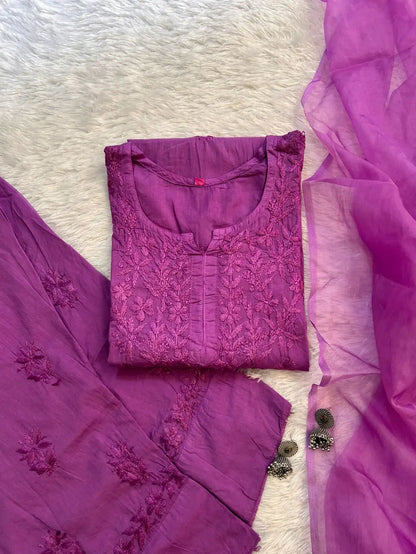 Lavender chikankari farshi shalwar casual suit by Hayat’s Lucknowi