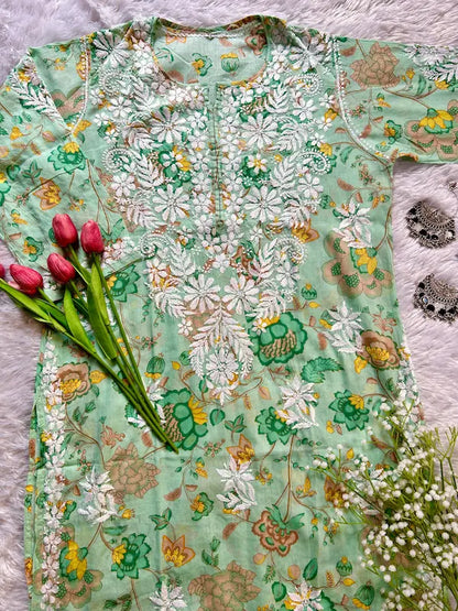 Light green mul mul kurta with chikankari embroidery by Hayat’s Lucknowi