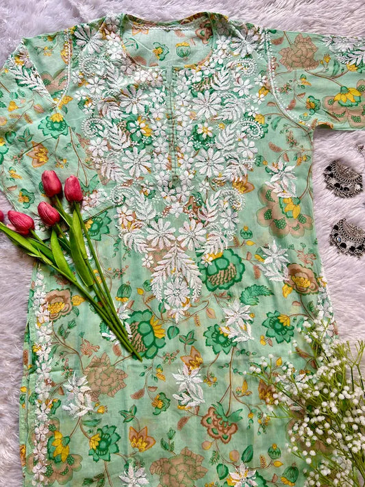 Light green mul mul kurta with chikankari embroidery by Hayat’s Lucknowi