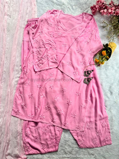 
Pink Rayon Chikankari Farshi Set featuring intricate hand embroidery on soft rayon fabric for a graceful traditional and festive look by Hayat’s Lucknowi.

