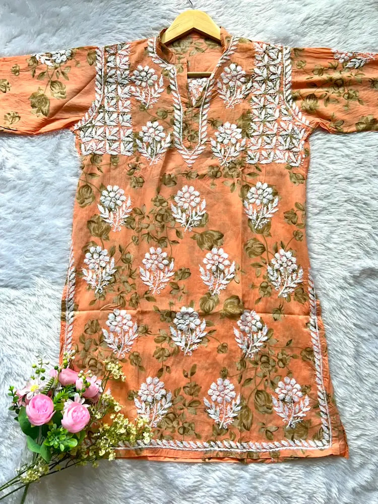 
Sana peach green mul mul Lucknowi chikankari kurta set featuring delicate hand embroidery and soft breathable fabric for elegant everyday and festive ethnic wear by Hayat's Lucknowi.
