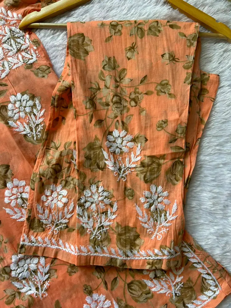 
Sana peach green mul mul Lucknowi chikankari kurta set featuring delicate hand embroidery and soft breathable fabric for elegant everyday and festive ethnic wear by Hayat's Lucknowi.
