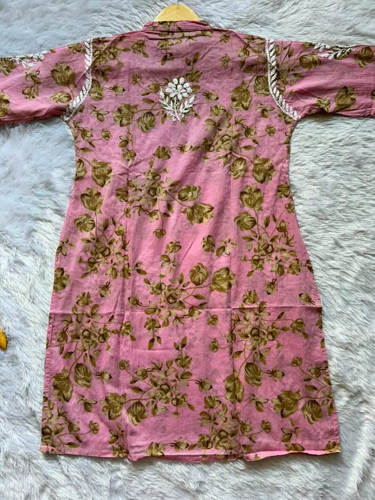 
Sana pink mul mul Lucknowi chikankari kurta set featuring delicate hand embroidery and soft breathable fabric for graceful everyday and festive ethnic wear by Hayat's Lucknowi.
