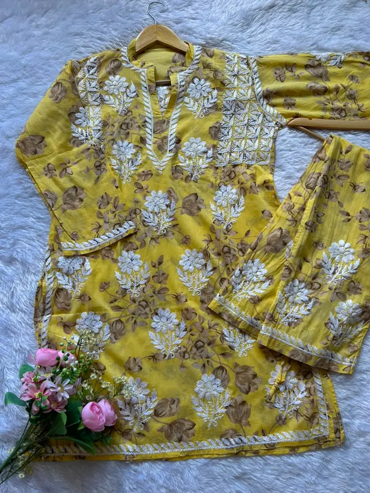 
Sana yellow mul mul Lucknowi chikankari kurta set featuring delicate hand embroidery and soft breathable fabric for bright, elegant everyday and festive ethnic wear by Hayat's Lucknowi.
