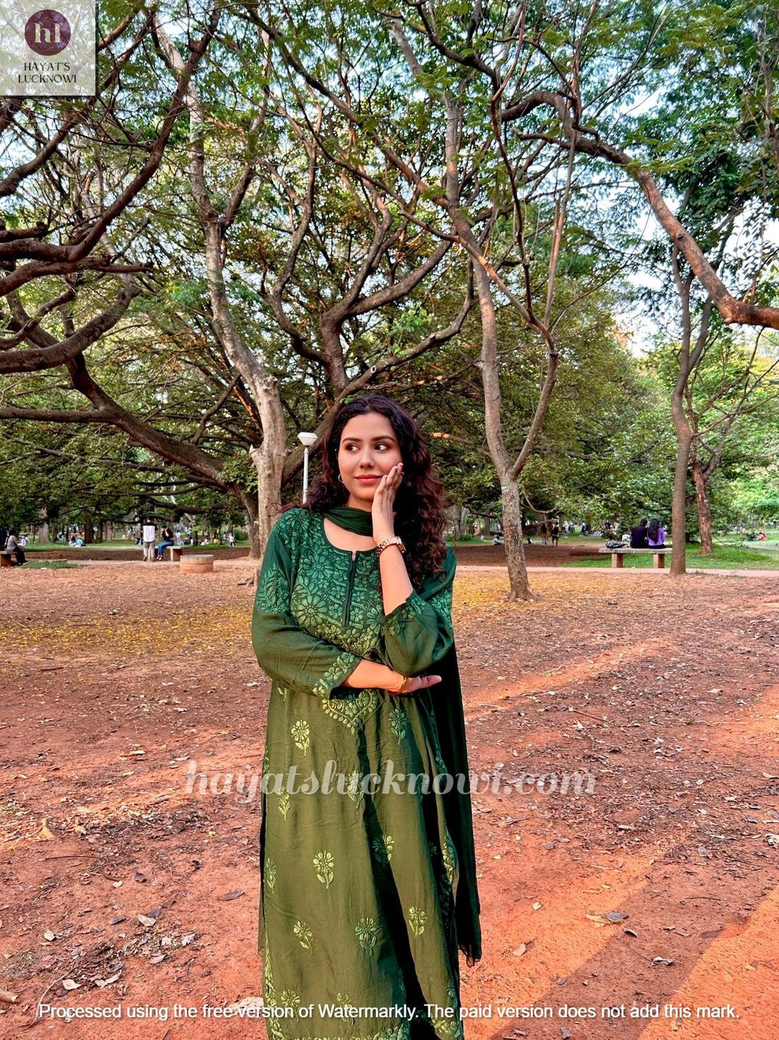 Zeenat Bottle Green Rayon Chikankari Set
