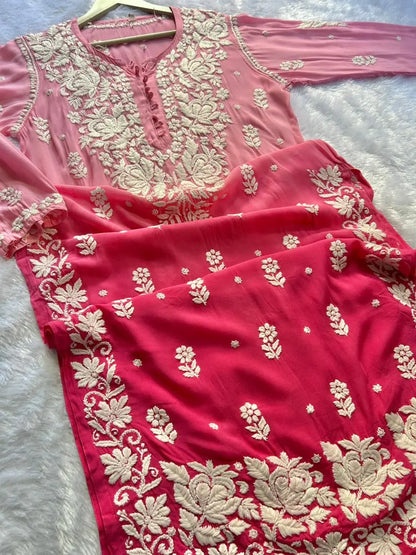 गुलाबी मलमल चिकनकारी कुर्ता