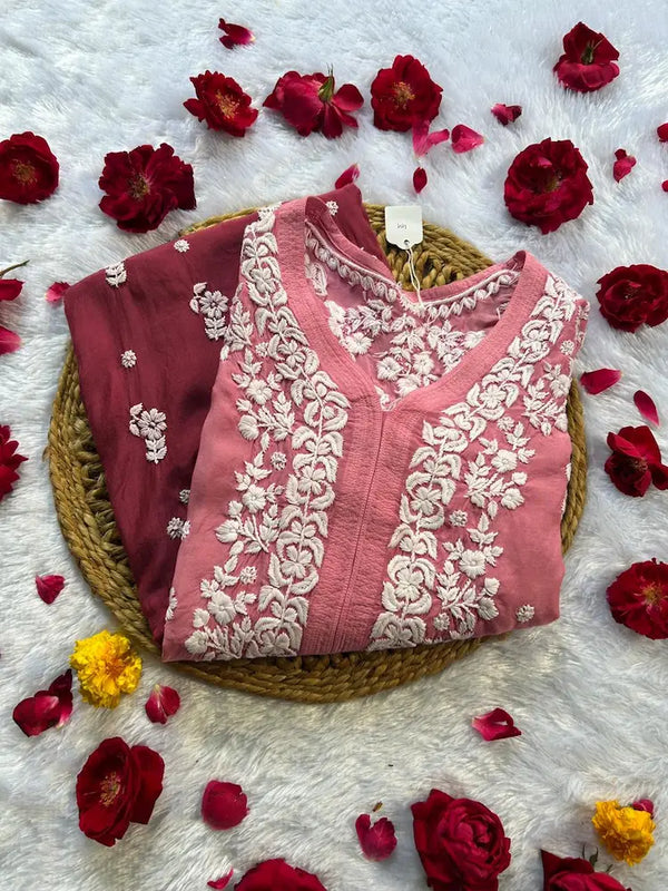 मौवे मलमल सिल्क चिकनकारी कुर्ता
