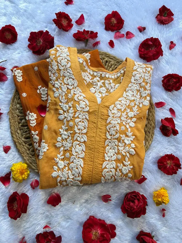 सरसों मलमल रेशम चिकनकारी कुर्ता