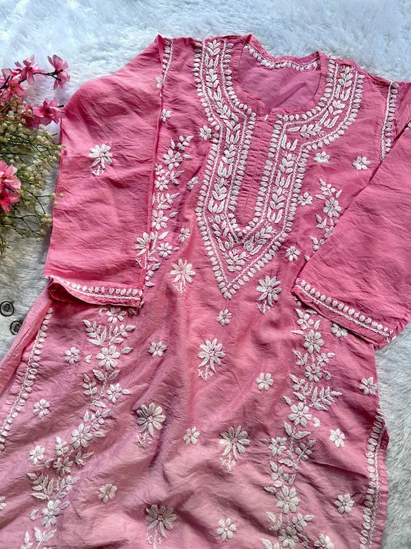 गुलाबी चंदेरी कुर्ती