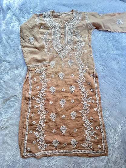 पीली चंदेरी चिकनकारी कुर्ती