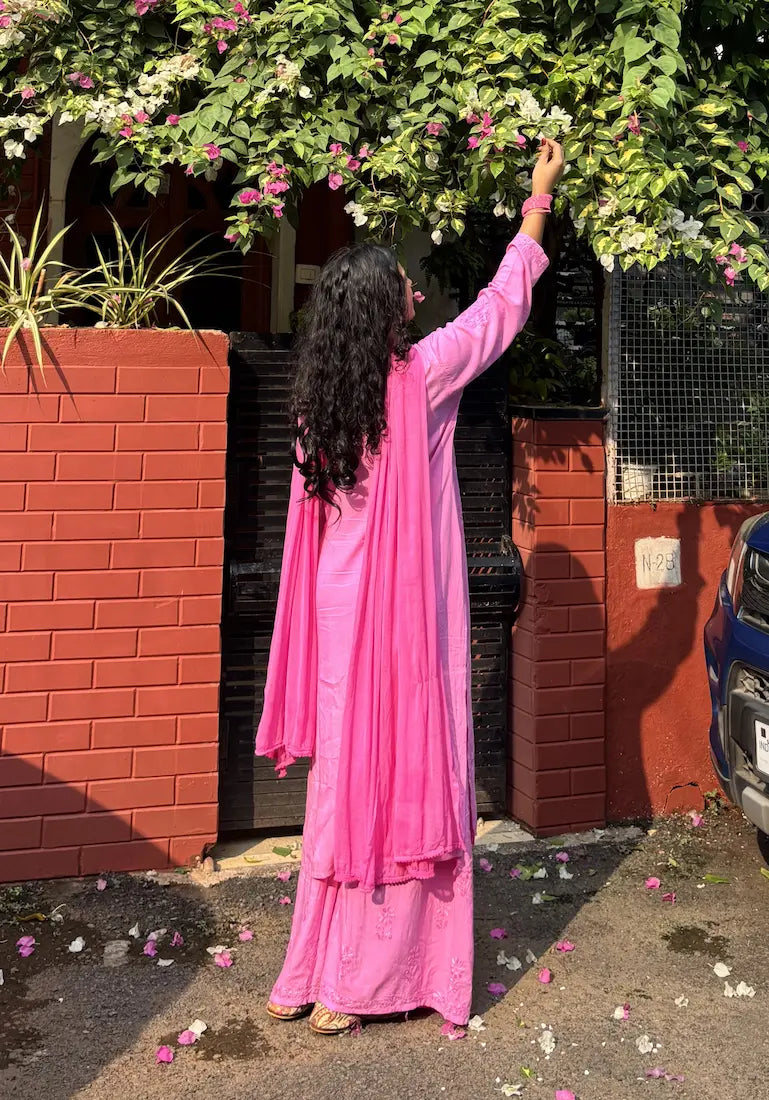 
Pink rayon Lucknowi chikankari kurta set with dupatta featuring handcrafted embroidery by Hayat's Lucknowi

