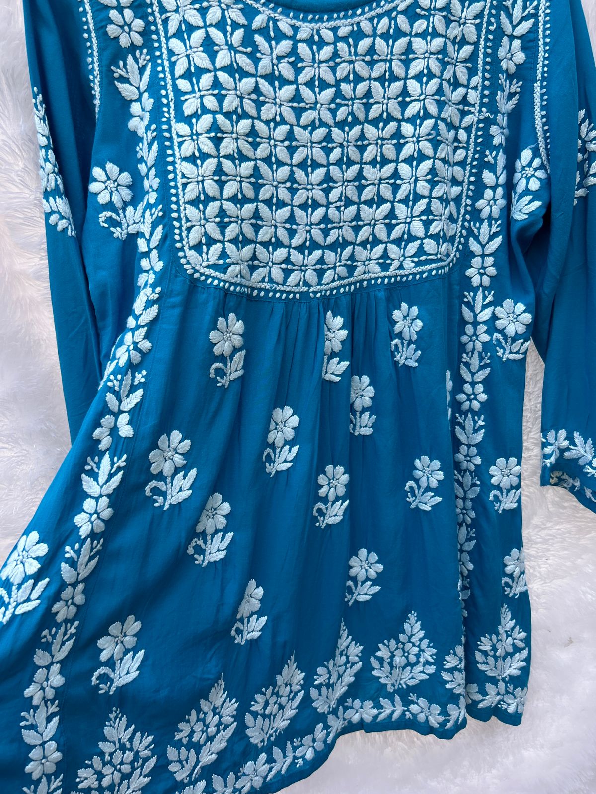 Robe courte chikankari bleue