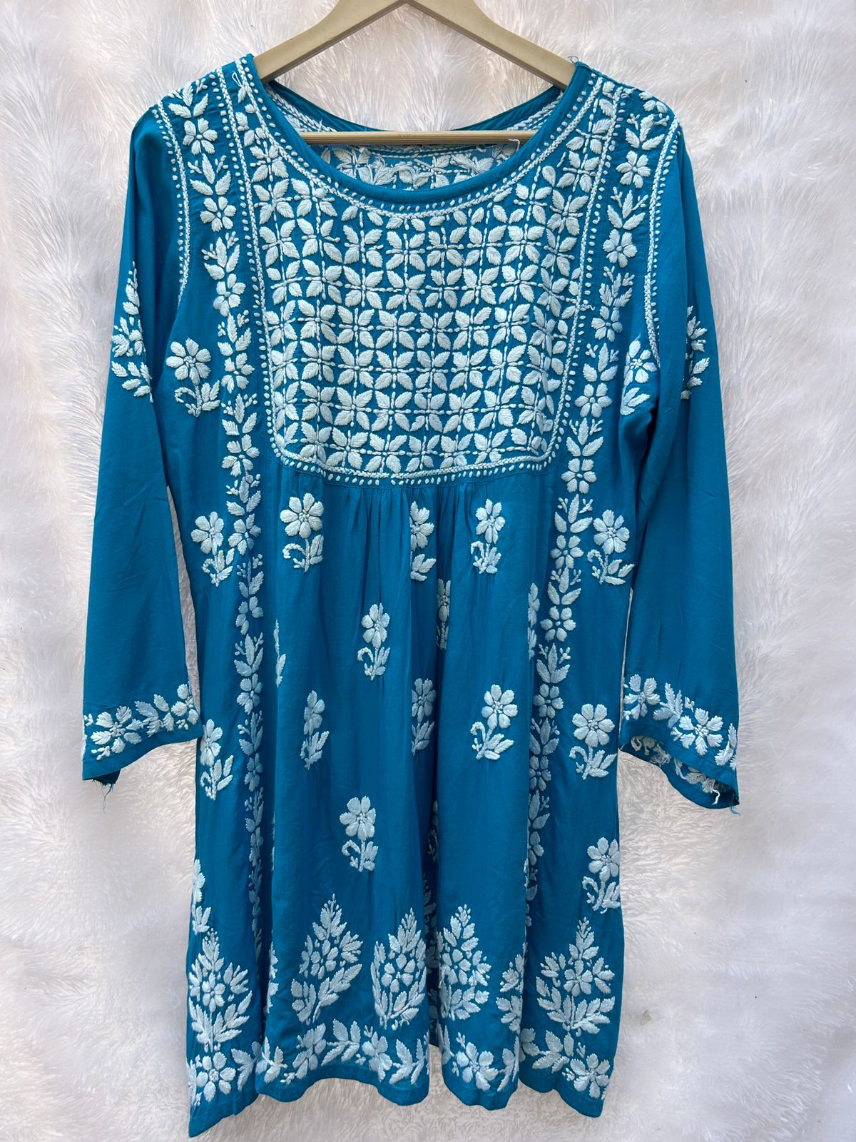 Robe courte chikankari bleue