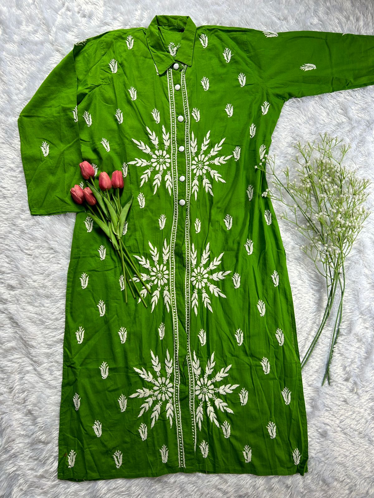 Grünes Kurta mit Kragen aus Baumwolle